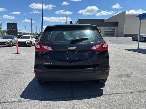 Used 2020 Chevrolet Equinox LS FWD image 4