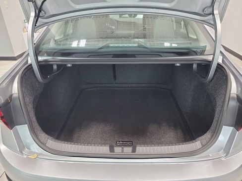 Used 2023 Volkswagen Jetta SE w/ Panoramic Sunroof Package FWD image 16