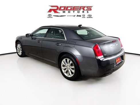 Used 2015 Chrysler 300 Limited w/ Driver Convenience Group image 6