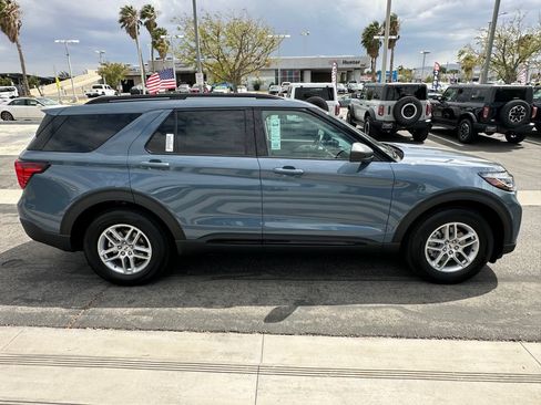 New 2026 Ford Explorer Active RWD image 9