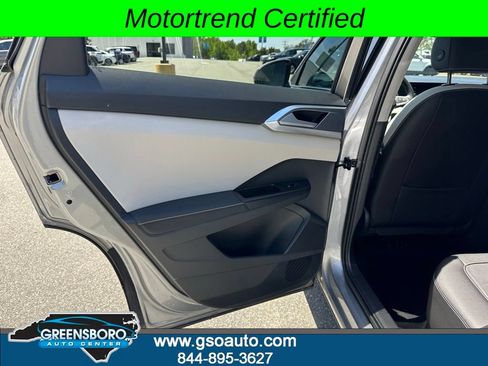 Used 2025 Volkswagen Taos SE FWD image 20