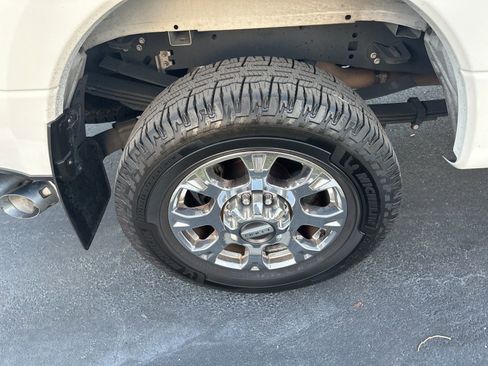 Used 2020 Ford F250 Lariat w/ Lariat Ultimate Package AWD/4WD image 3
