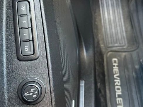 Used 2018 Chevrolet Equinox Premier image 19