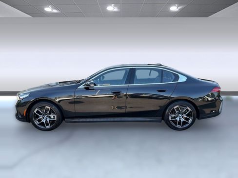 Used 2026 BMW 530i RWD image 2