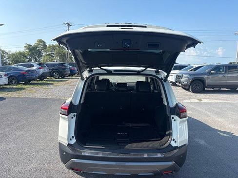 Used 2023 Nissan Rogue SL w/ SL Premium Package FWD image 8