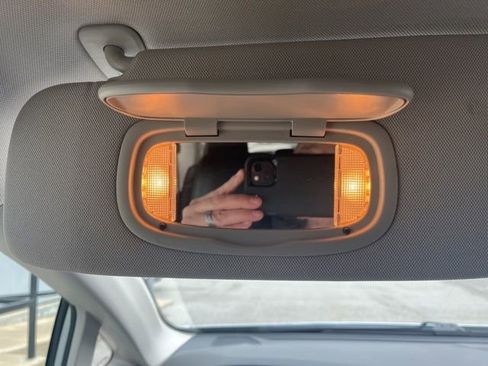 Used 2024 Chrysler Pacifica Touring-L image 33