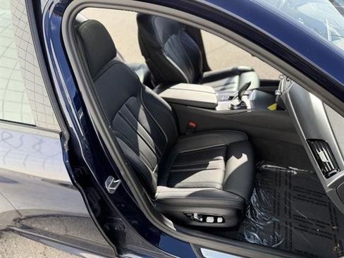 Used 2022 BMW M550i xDrive w/ Premium Package image 19