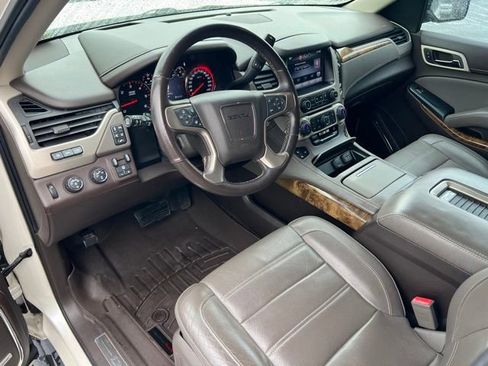 Used 2015 GMC Yukon Denali w/ Premium Package AWD/4WD image 18