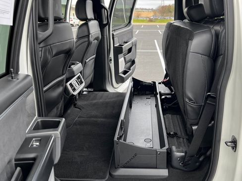 Used 2025 Ford F250 Platinum image 21