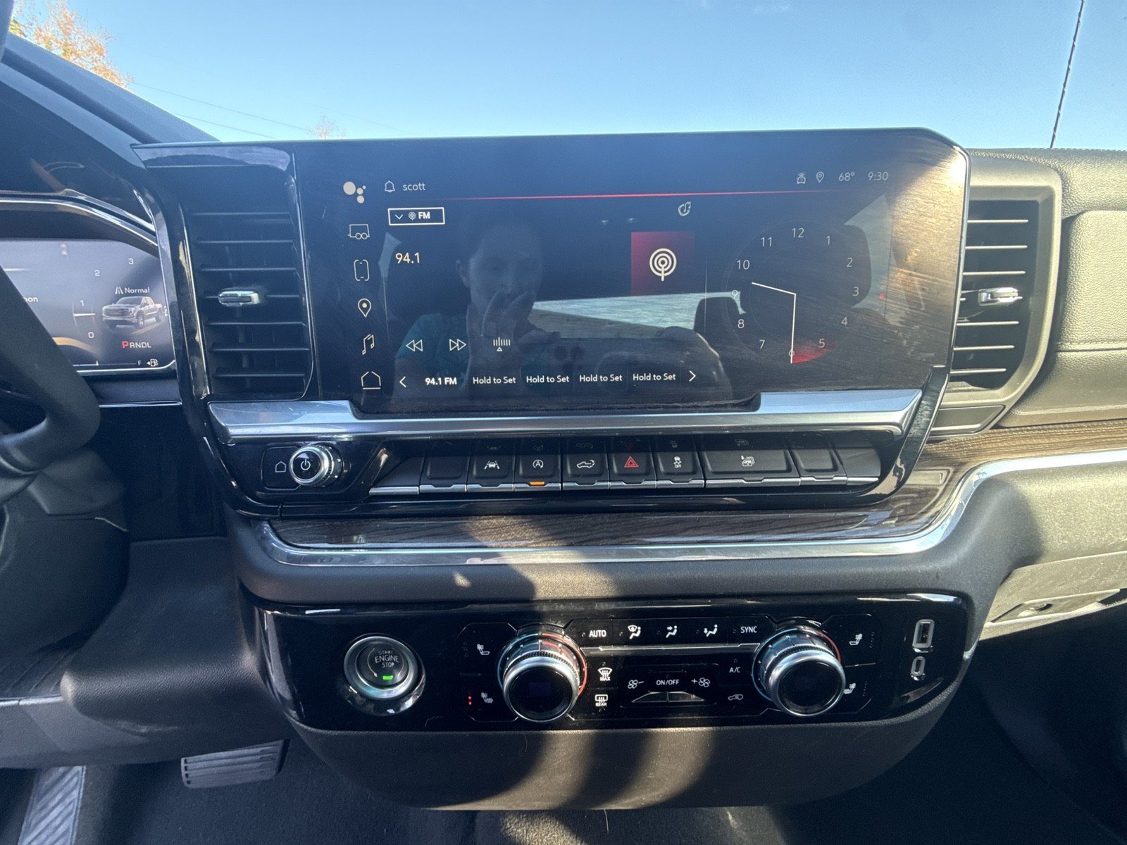 Used 2023 GMC Sierra 1500 Elevation AWD/4WD image 11