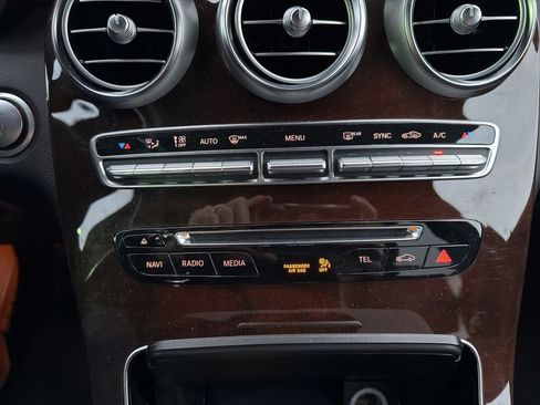 Used 2017 Mercedes-Benz GLC 300 4MATIC image 35