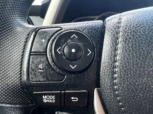 Used 2015 Toyota RAV4 LE FWD image 21