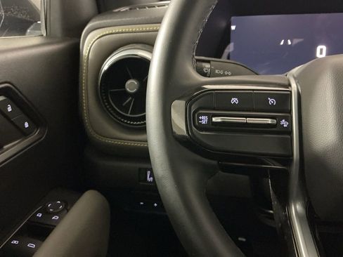 Used 2024 Chevrolet Colorado ZR2 AWD/4WD image 15
