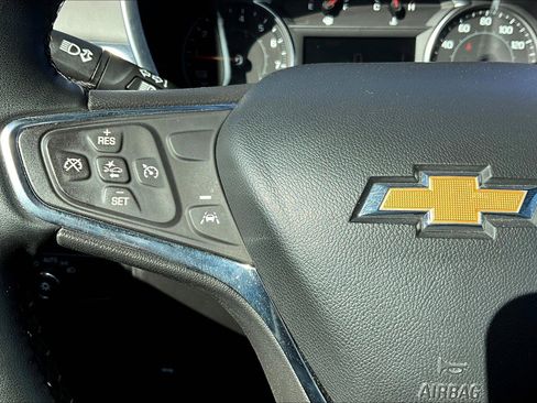 Used 2024 Chevrolet Equinox LT image 18