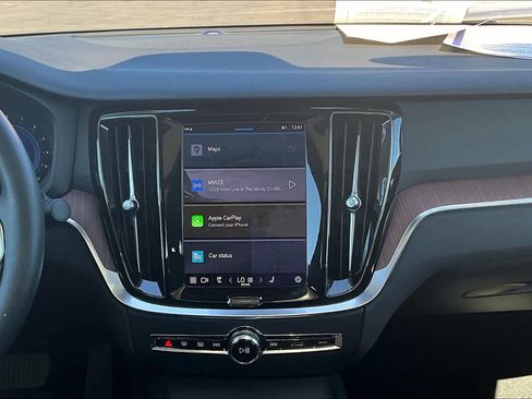 Used 2024 Volvo S60 B5 Plus image 10