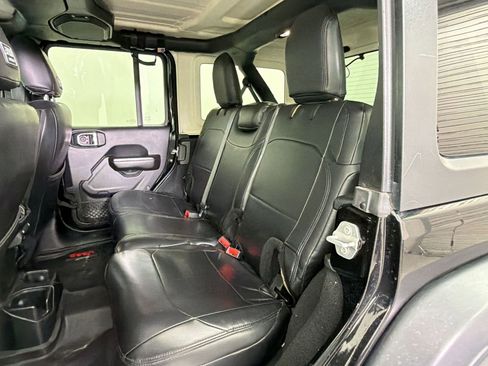 Used 2018 Jeep Wrangler Unlimited Sport S AWD/4WD image 13