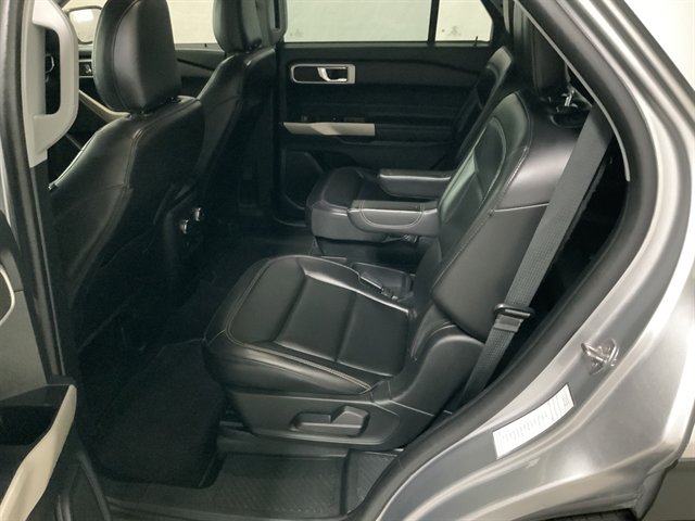 Used 2021 Ford Explorer XLT w/ Equipment Group 202A AWD/4WD image 18