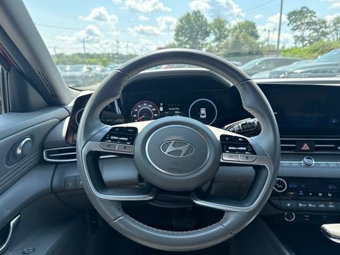 Used 2025 Hyundai Elantra SEL FWD image 22
