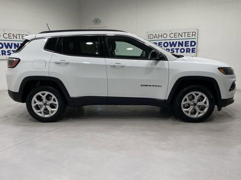 Used 2025 Jeep Compass Latitude image 9