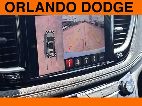 New 2026 Chrysler Pacifica Select image 18