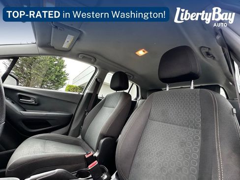 Used 2018 Chevrolet Trax LS FWD image 19