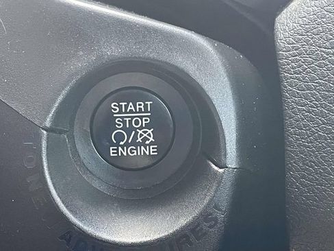 Used 2017 Jeep Renegade Limited AWD/4WD image 29