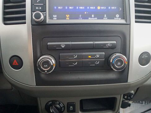 Used 2019 Nissan Frontier SV image 20