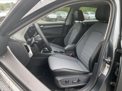 New 2026 Volkswagen Jetta SE FWD image 11