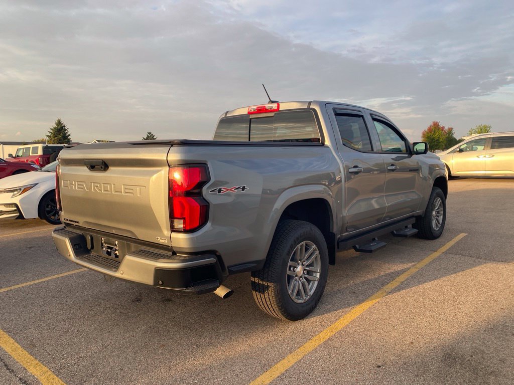 Used 2025 Chevrolet Colorado LT w/ LT Convenience Package AWD/4WD image 10