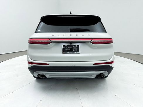 Used 2024 Lincoln Corsair Premiere image 18