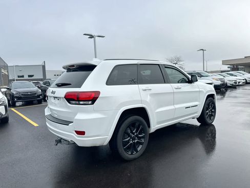 Used 2020 Jeep Grand Cherokee Altitude image 13