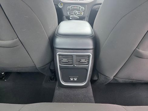 Used 2023 Dodge Charger SXT image 8
