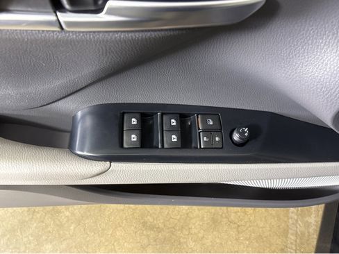 Used 2018 Toyota Camry LE image 34