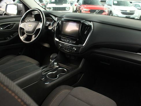 Used 2021 Chevrolet Traverse LT FWD image 24