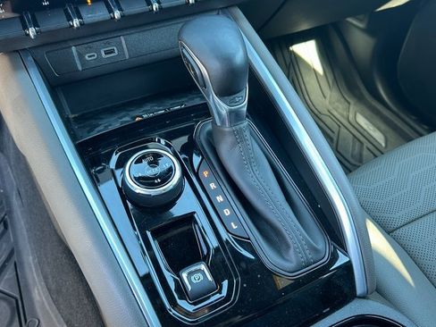 Used 2023 Chevrolet Colorado ZR2 w/ Desert Boss Special Edition image 18