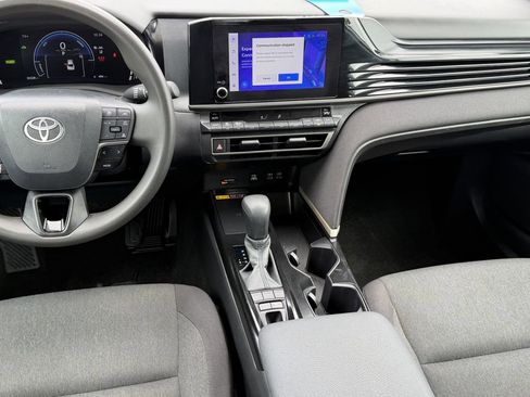 Used 2025 Toyota Camry LE FWD image 17