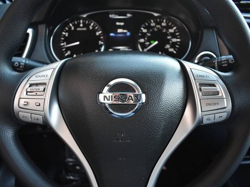 Used 2015 Nissan Rogue SV AWD/4WD image 42
