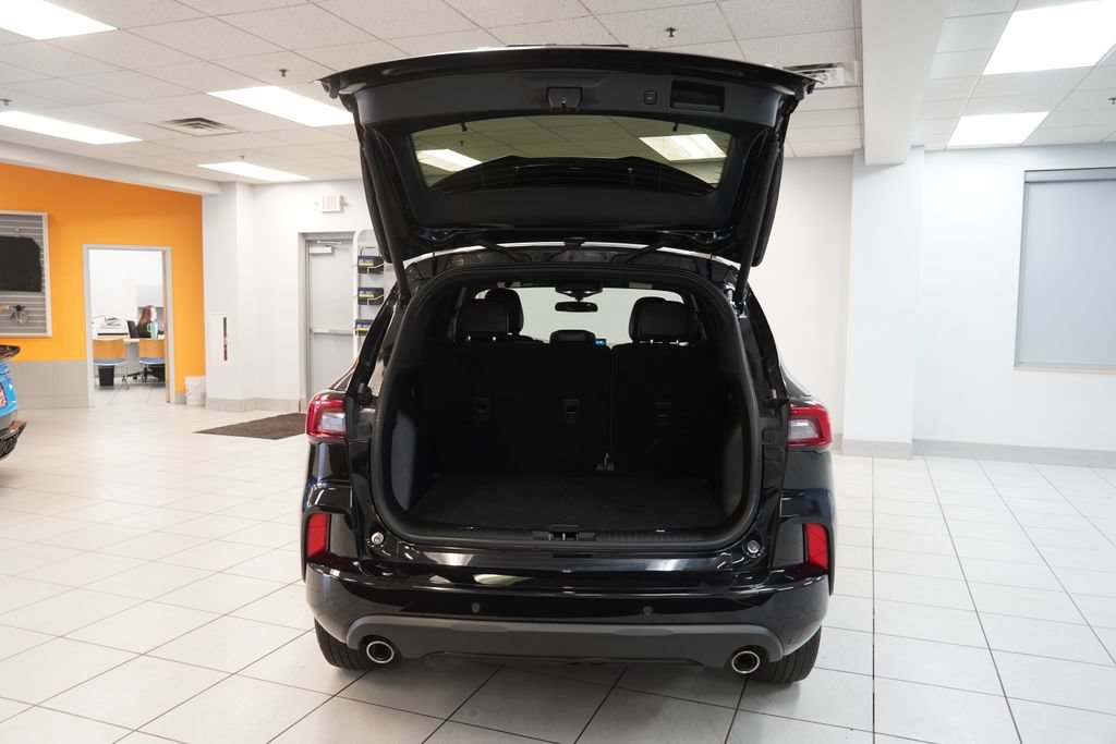 Used 2023 Ford Escape ST-Line Select w/ Tech Pack #1 AWD/4WD image 9