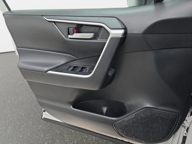 Certified 2025 Toyota RAV4 XLE AWD/4WD image 22