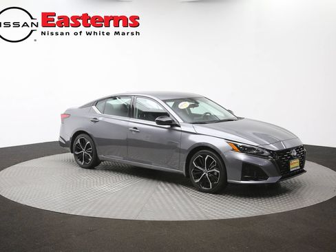 Used 2024 Nissan Altima 2.5 SR FWD image 42