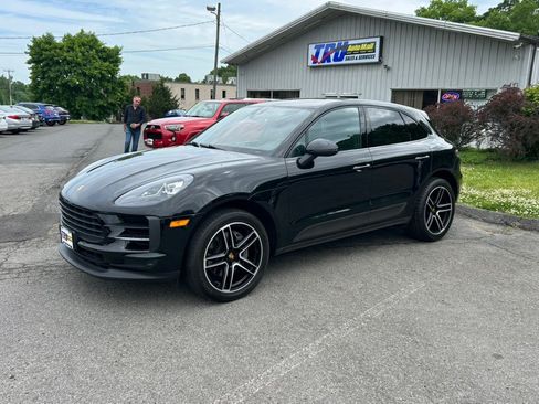 Used 2020 Porsche Macan S AWD/4WD image 1