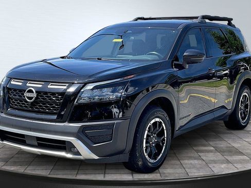 Used 2023 Nissan Pathfinder Rock Creek AWD/4WD image 12