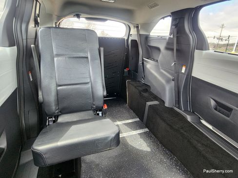 New 2026 Toyota Sienna LE FWD image 58