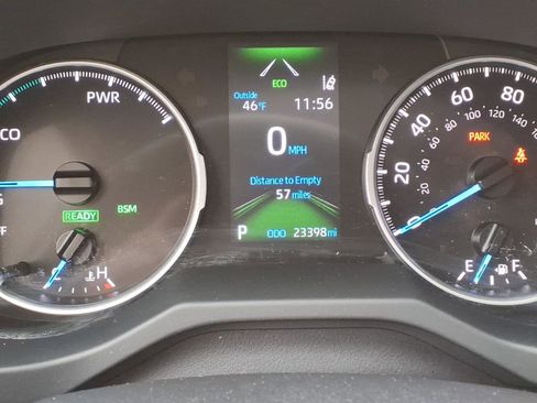 Used 2022 Toyota RAV4 XLE Premium image 33