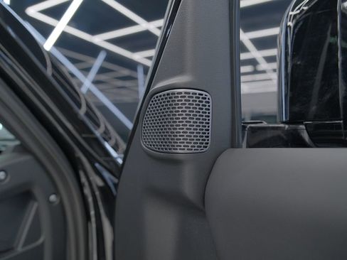 Used 2023 Land Rover Defender 110 V8 image 57