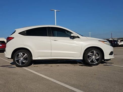 Used 2019 Honda HR-V Touring image 4
