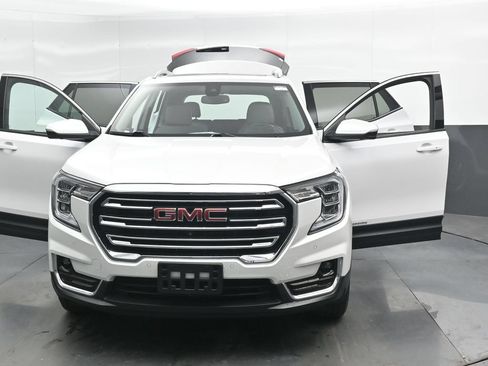 Used 2024 GMC Terrain SLT w/ Infotainment Package II AWD/4WD image 47