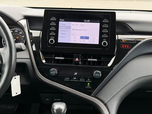 Used 2022 Toyota Camry SE image 23