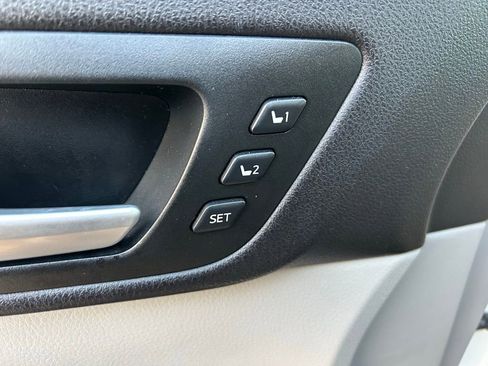 Used 2016 Toyota Highlander Limited w/ Driver Technology Package image 17