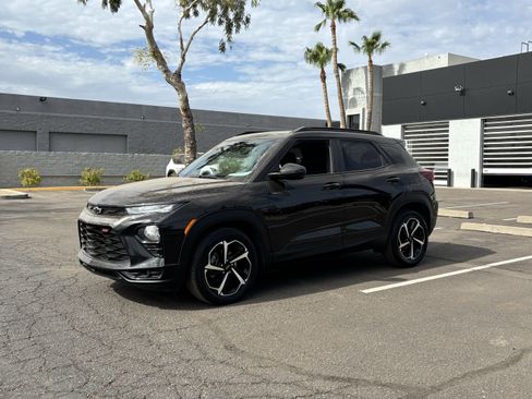 Used 2022 Chevrolet TrailBlazer RS w/ Technology Package FWD image 6